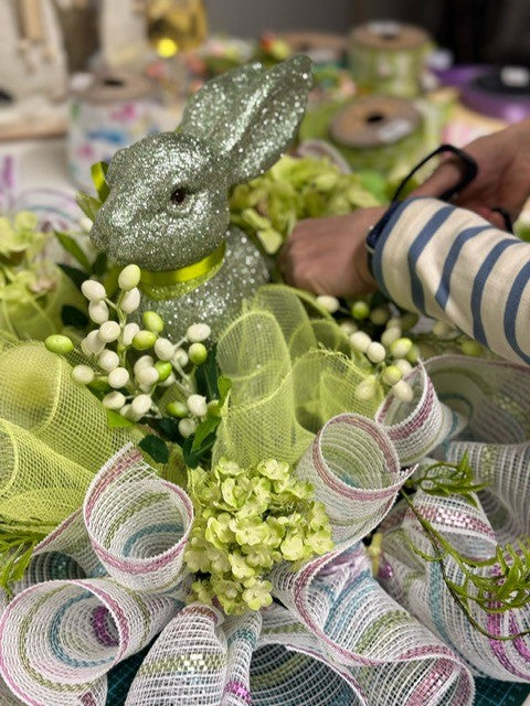 Paaskrans groen glitter konijn - liggend